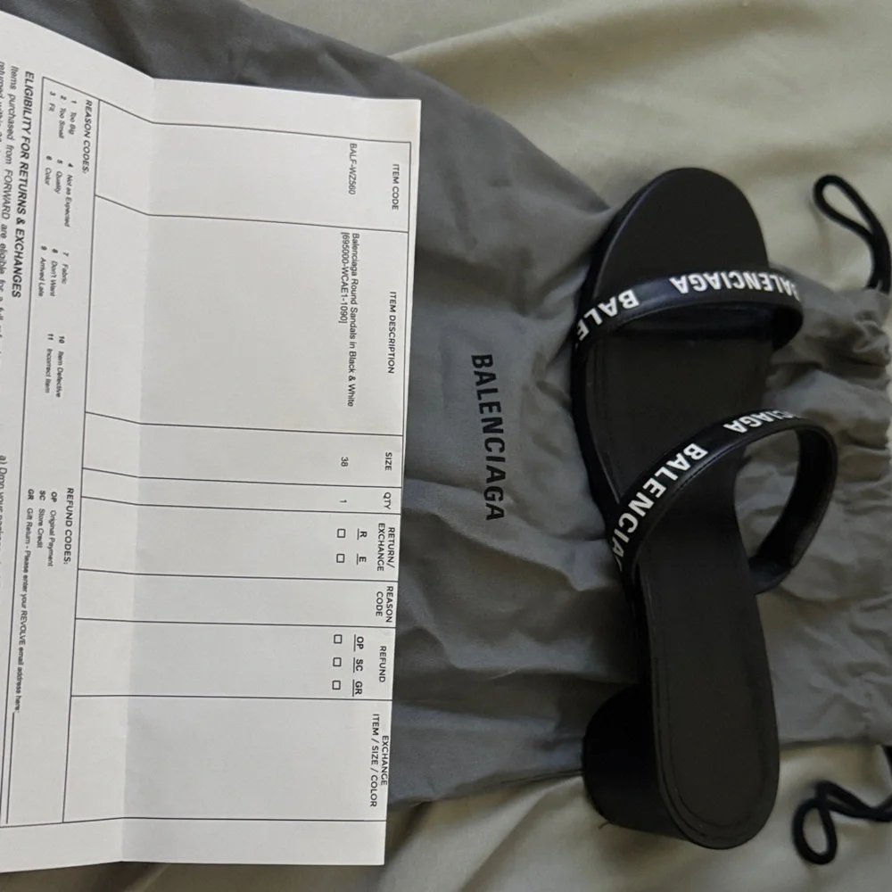 Balenciaga Elegant Gray Sandals - Picture 4 of 5